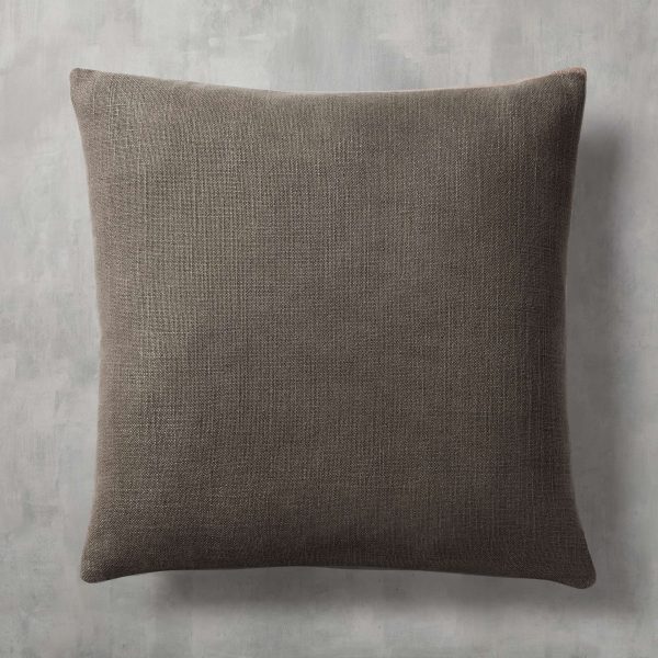 Izzy Pillow